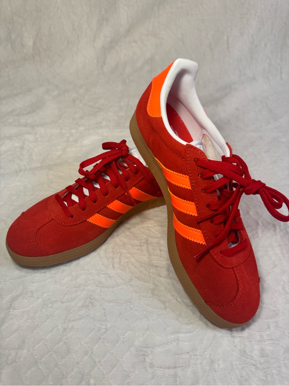 Adidas Gazelle Womens 7.5 Red Orange Suede Gum Sole Sneakers Shoes